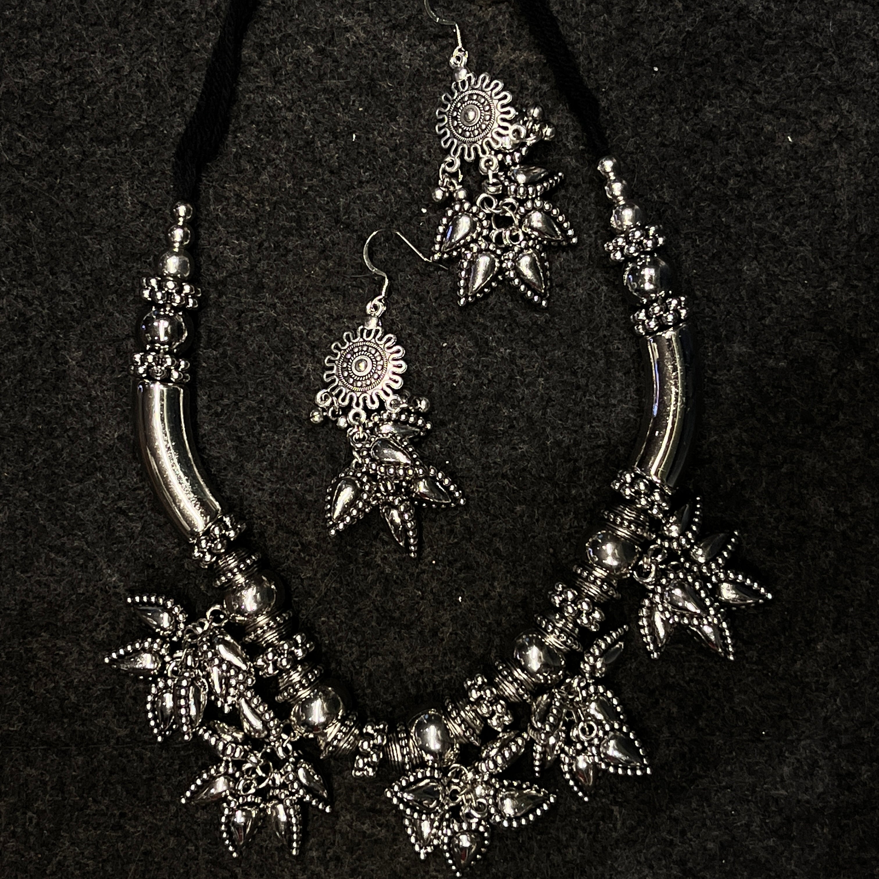 Meera Oxidised Navratri Garba Set – Gujarati Ethnic Jewellery with Earrings