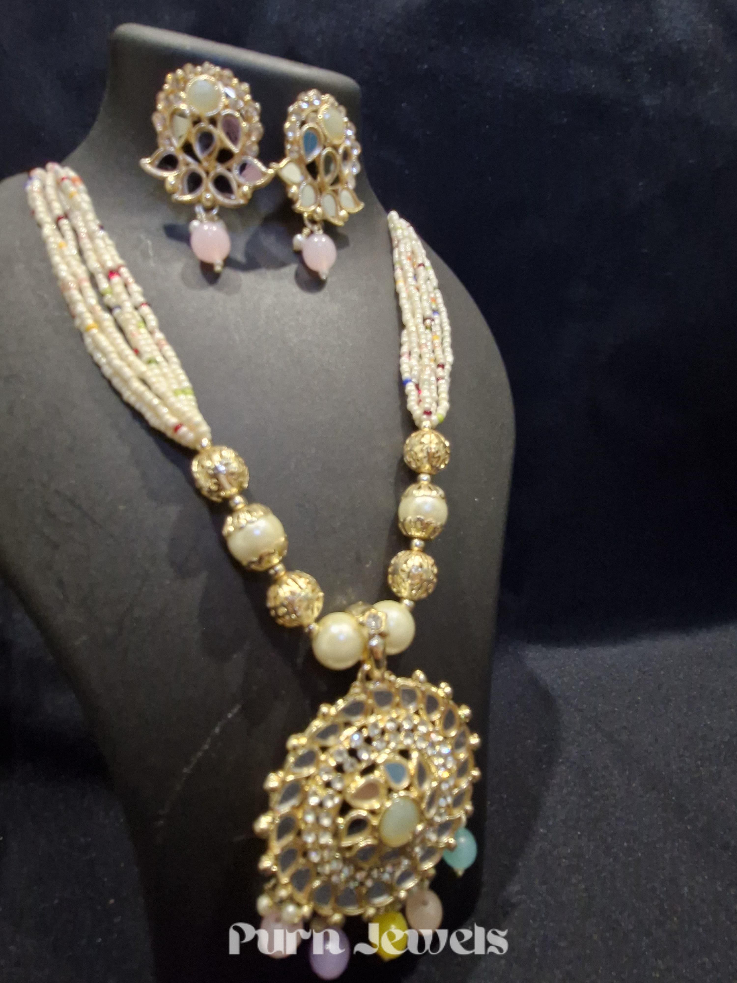 Pallavi Pearl Kundan Set