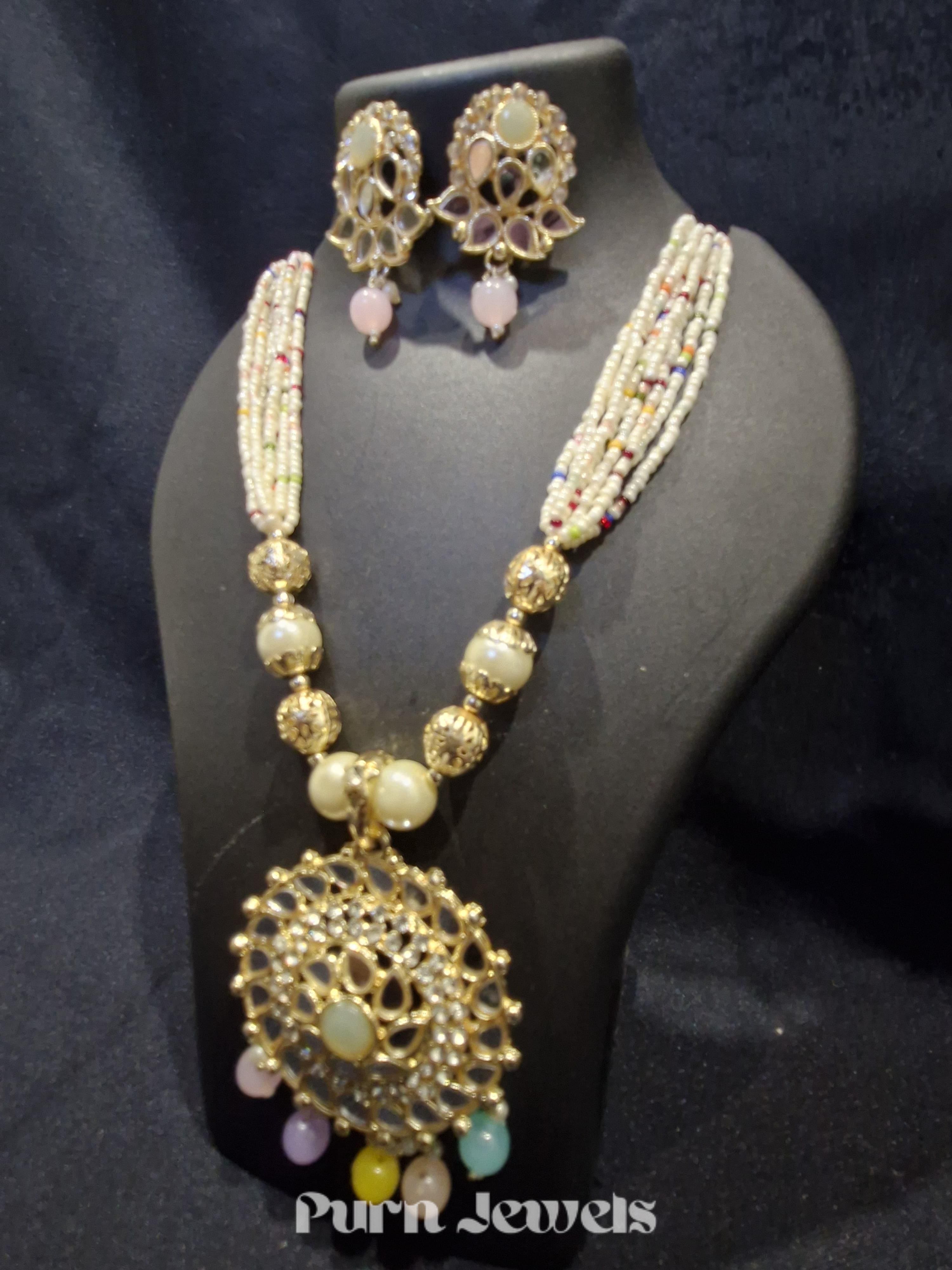 Pallavi Pearl Kundan Set