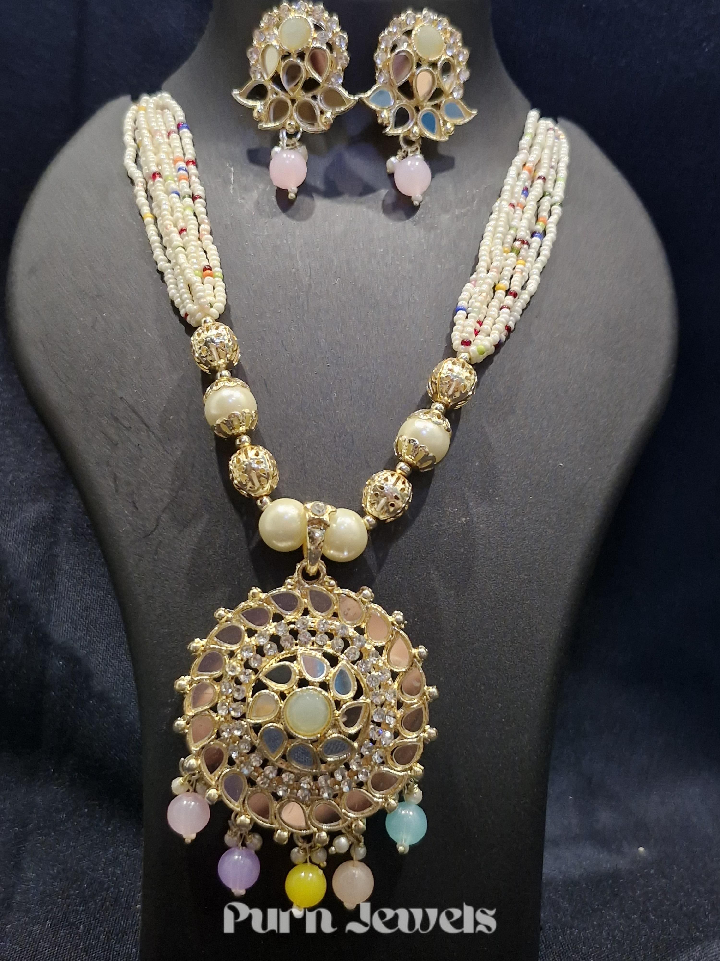 Pallavi Pearl Kundan Set