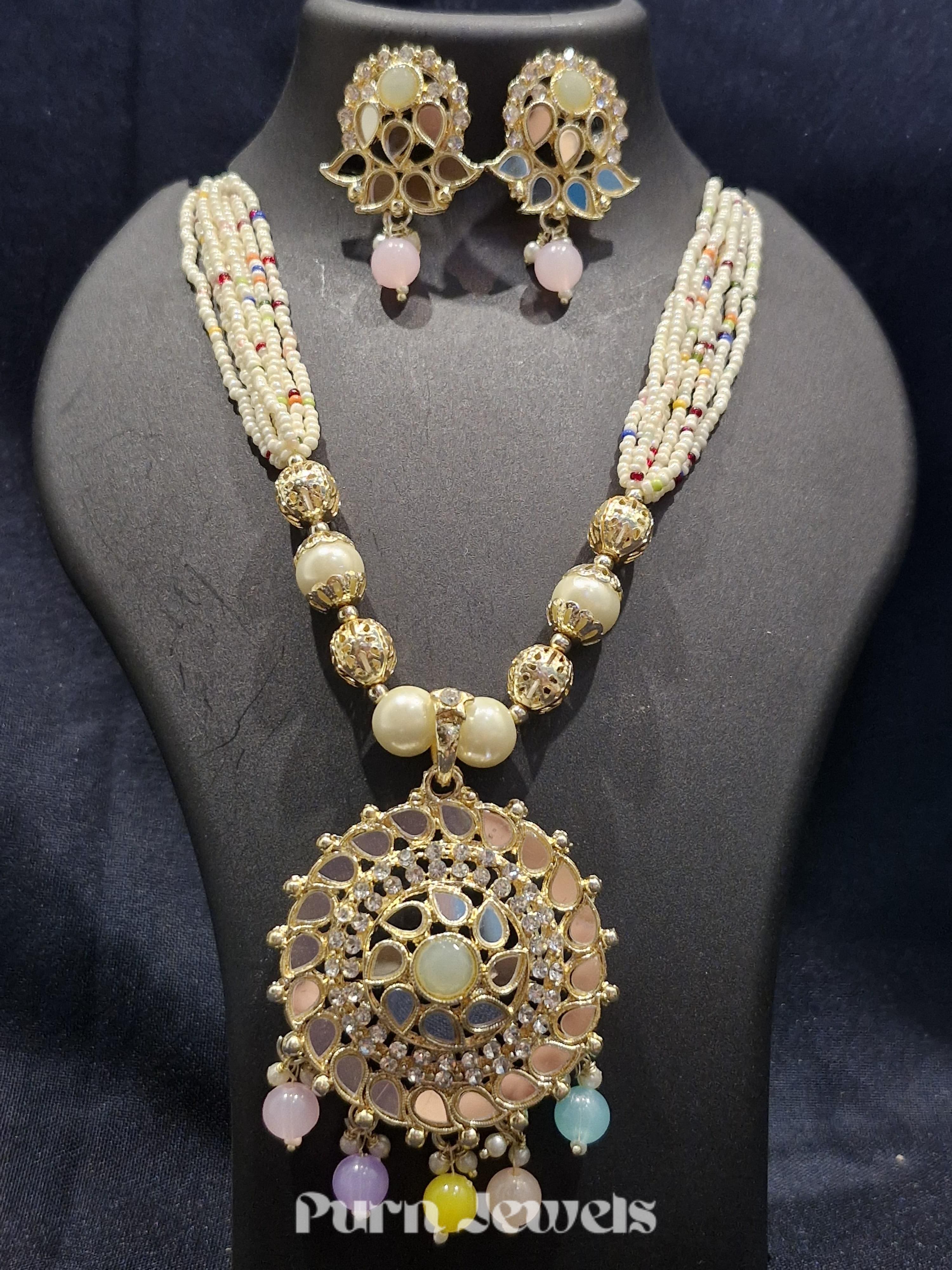 Pallavi Pearl Kundan Set